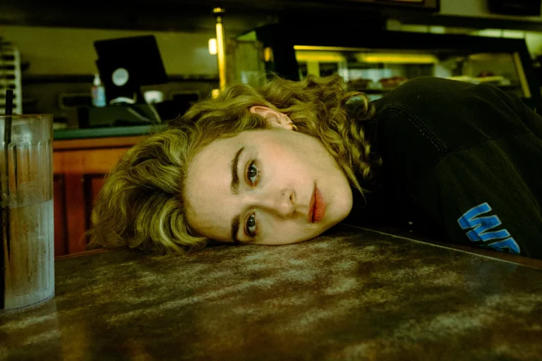 Blondshell’s If You Asked for a Picture – A Breakthrough Debut Blondshell’s If You Asked for a Picture – A Breakthrough Debut